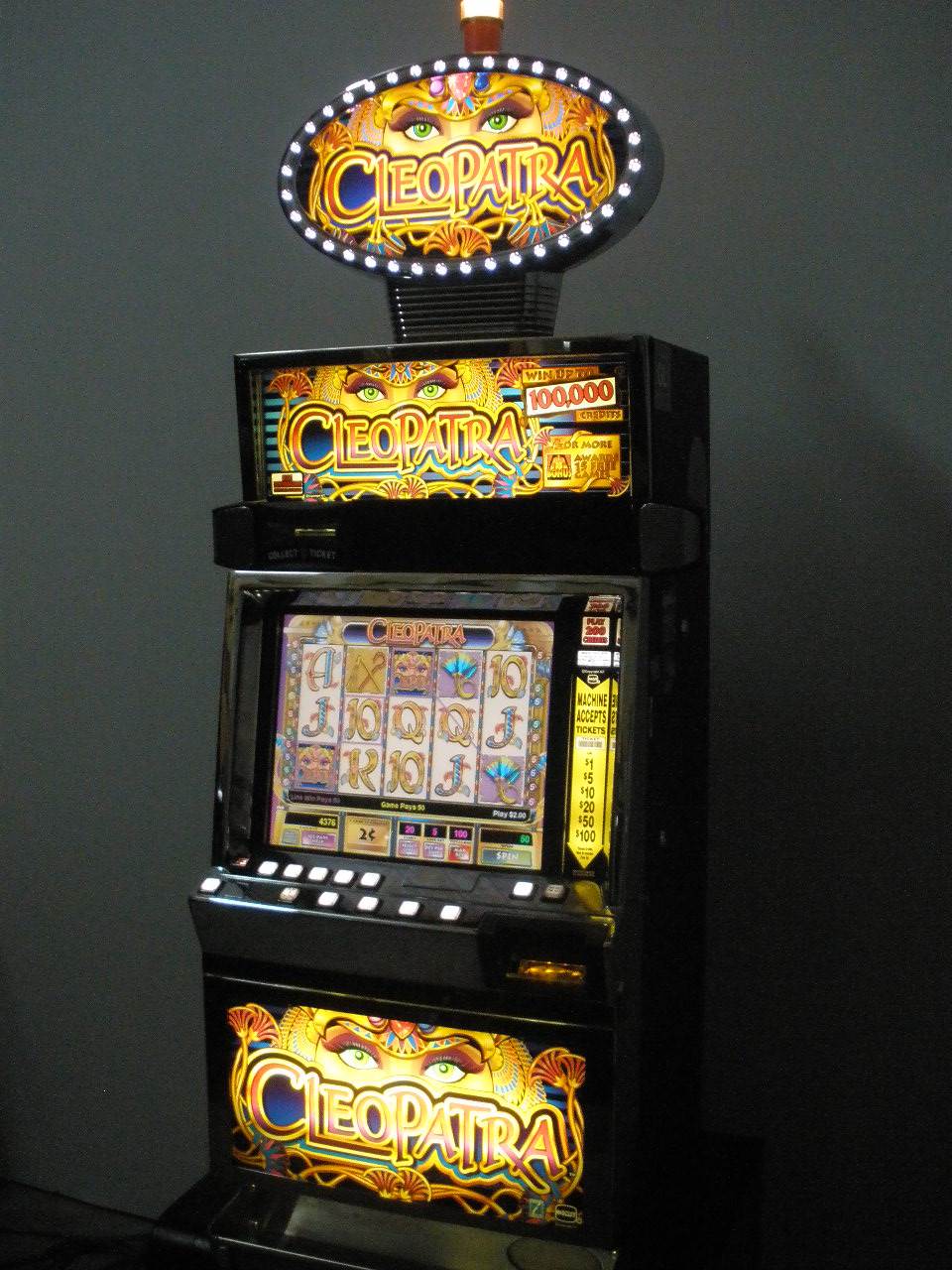 Cleopatra IGT Slot Machine